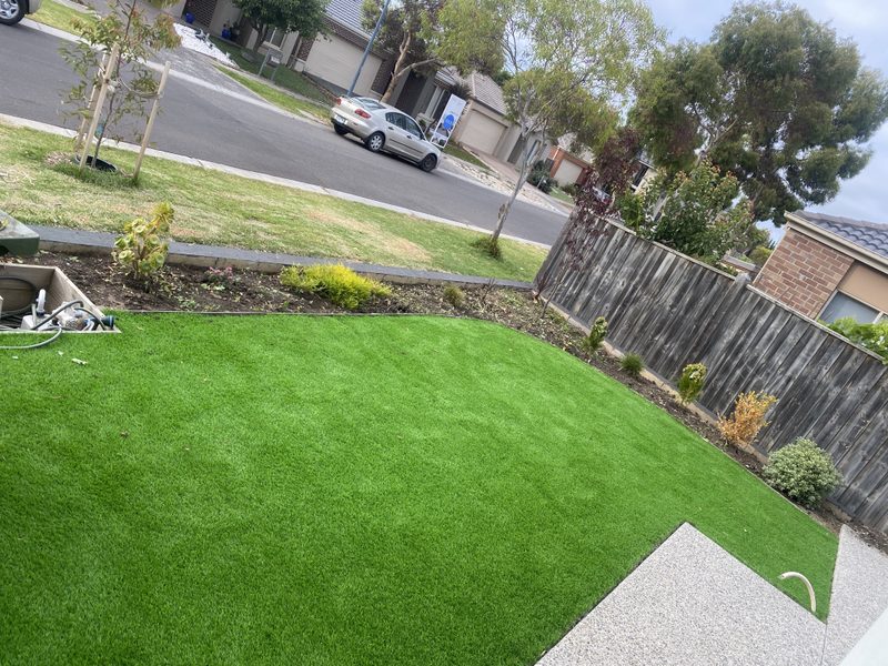 Freshly mowed front lawn in Melbourne by Starsnation Services Australia